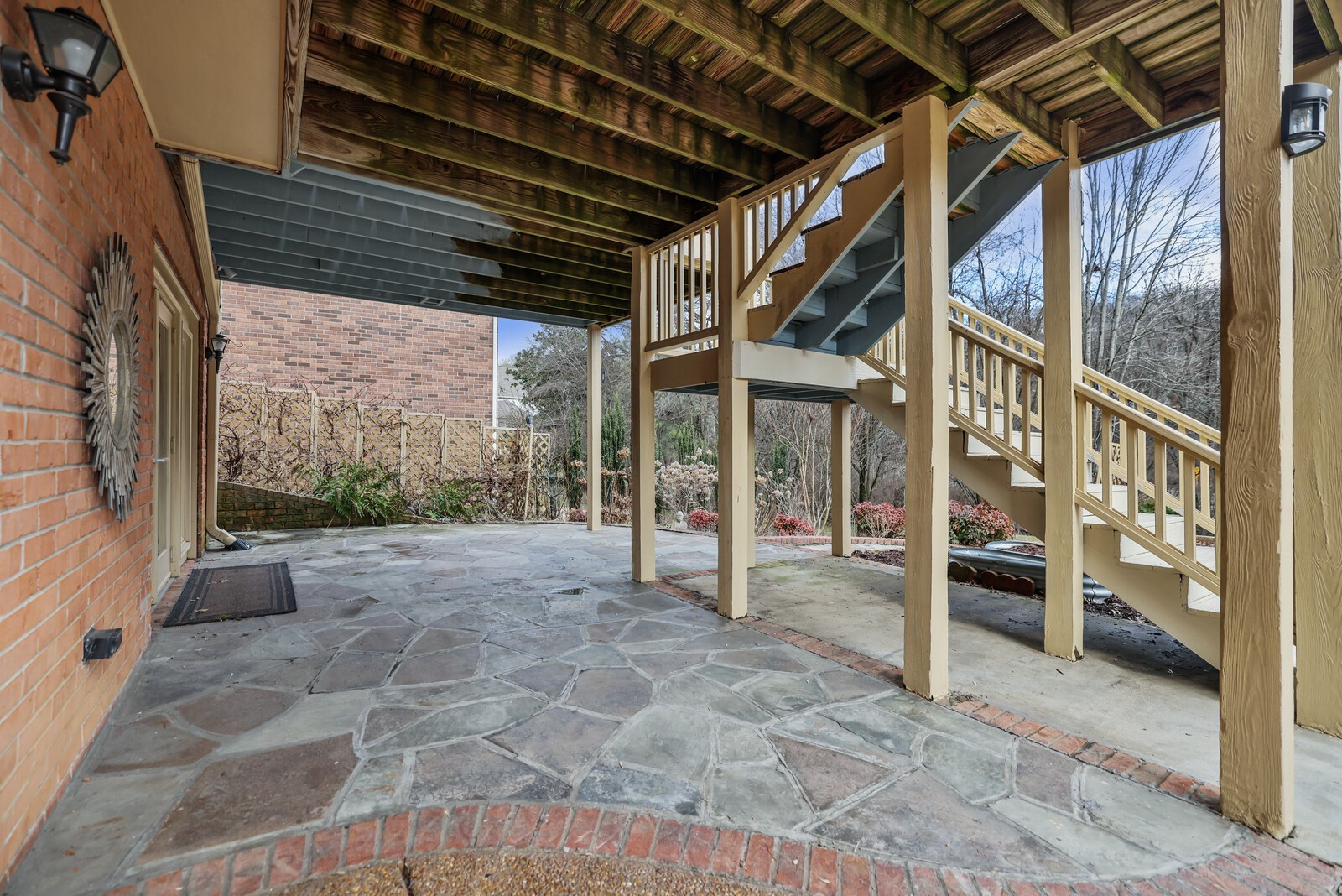 2717 N Highlands Dr