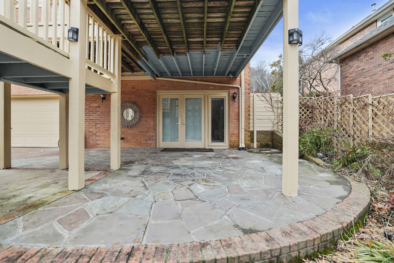 2717 N Highlands Dr