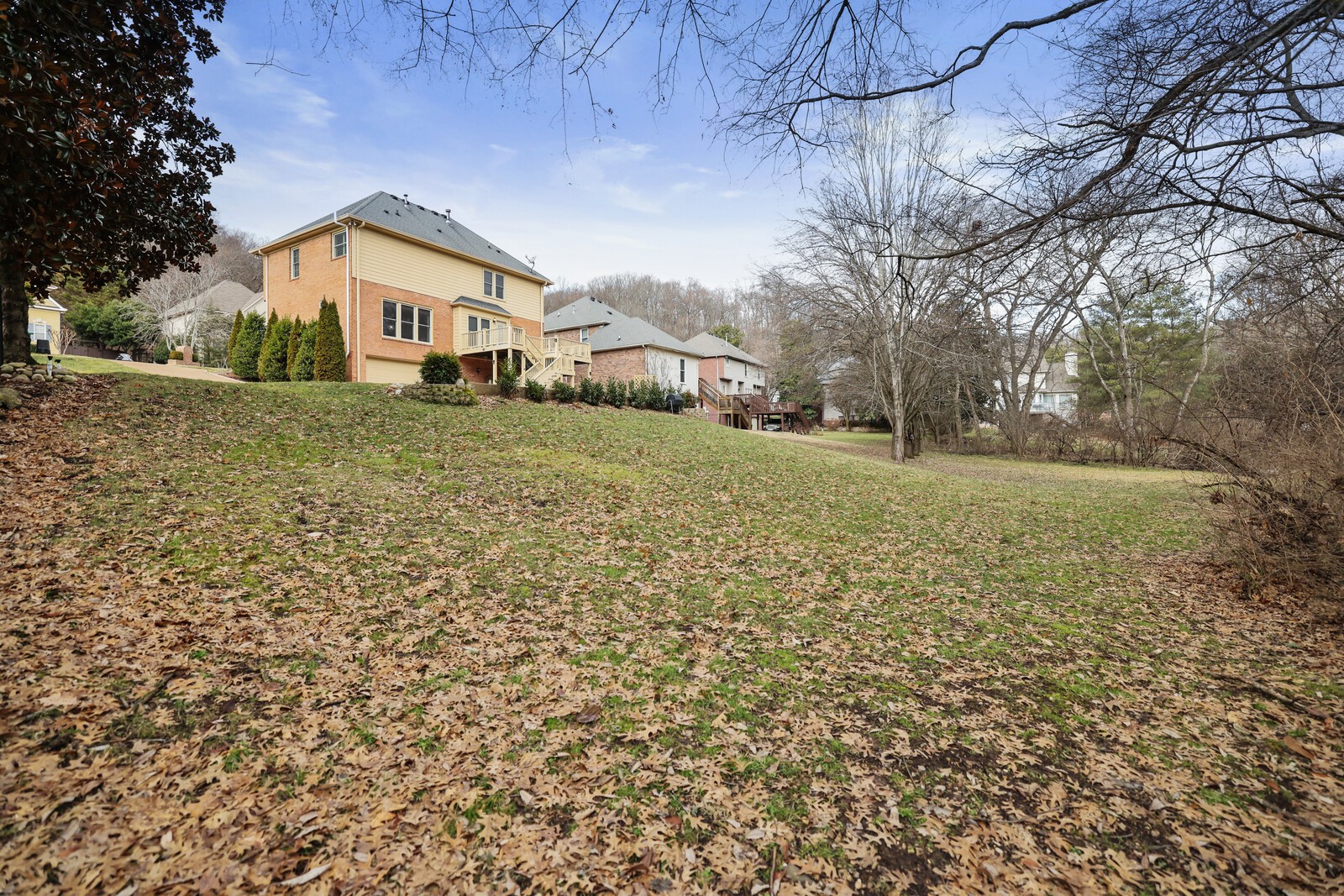 2717 N Highlands Dr