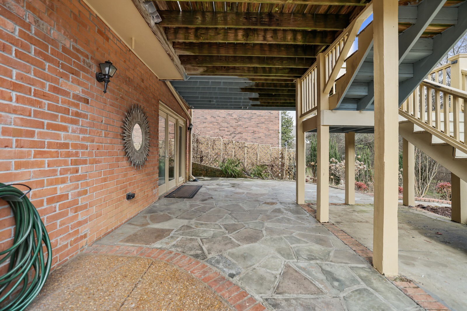 2717 N Highlands Dr