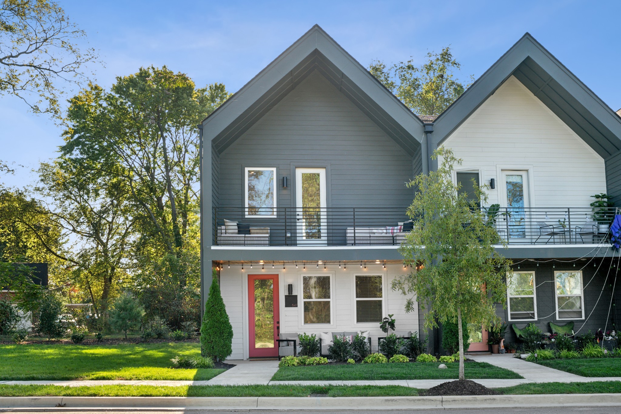 541 Markham St