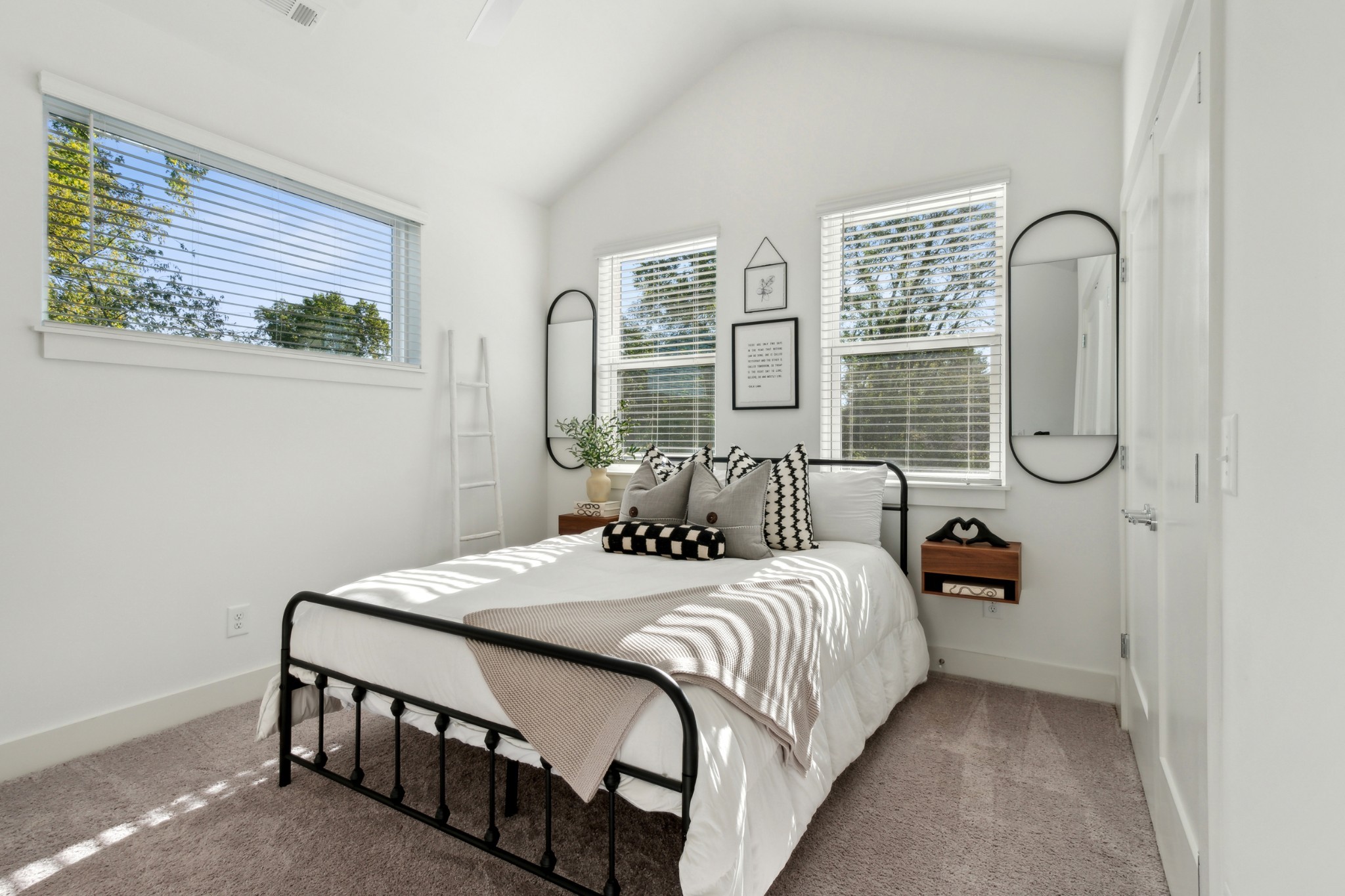 541 Markham St