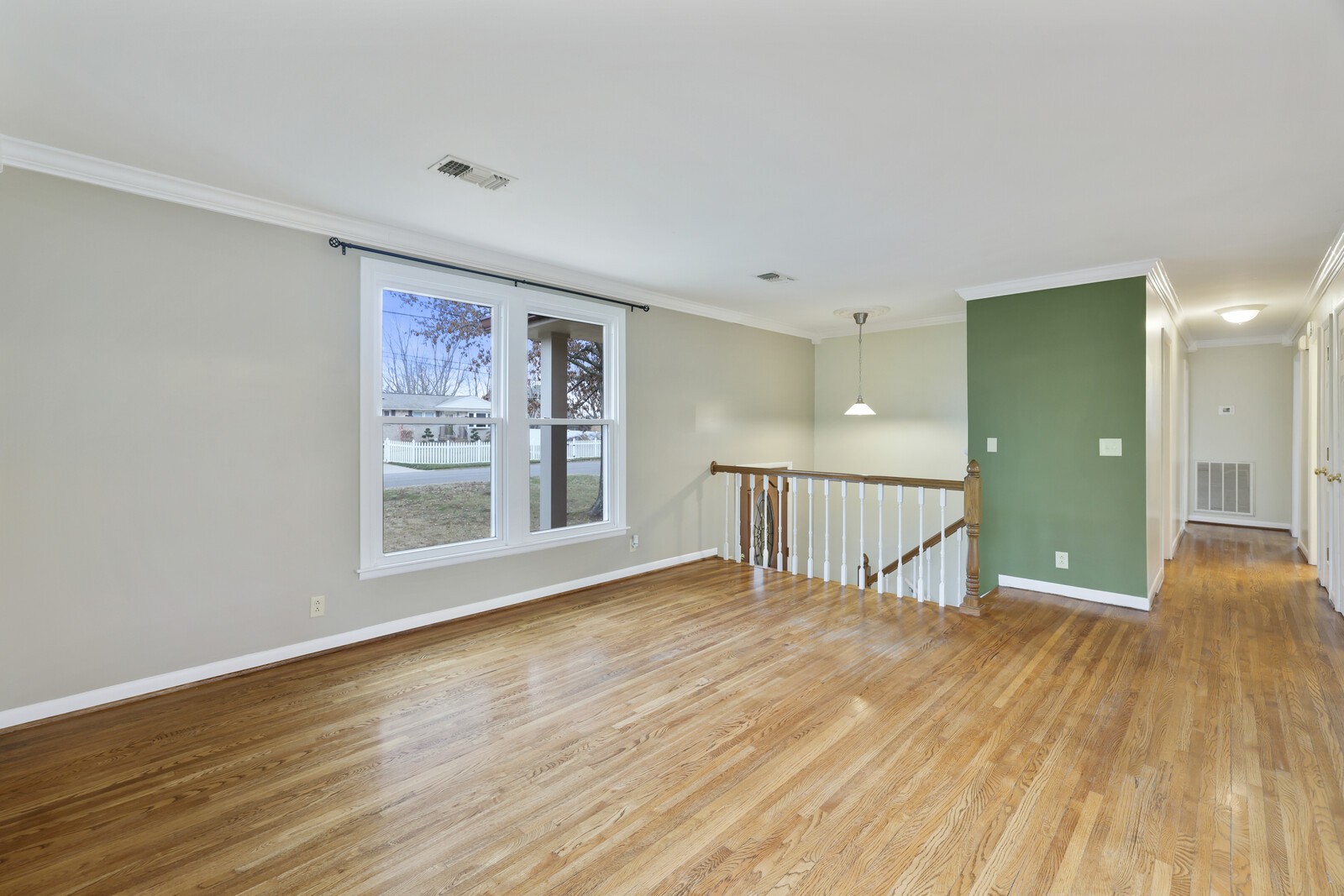306 Crestridge Dr