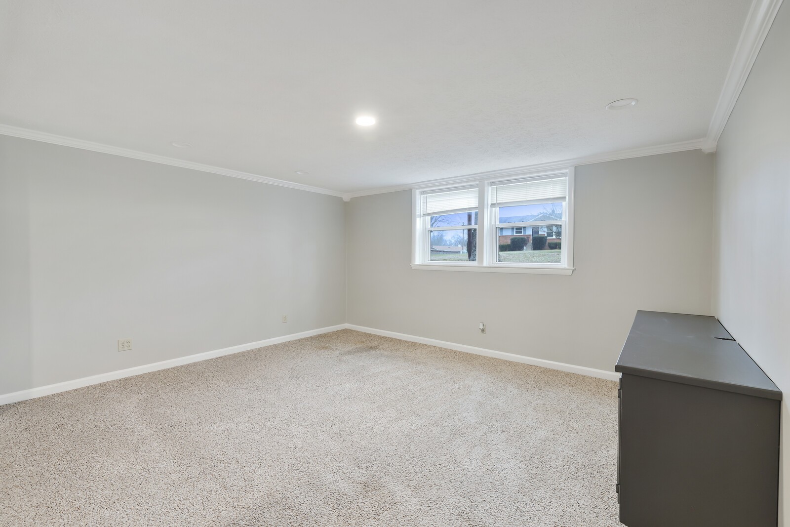 306 Crestridge Dr