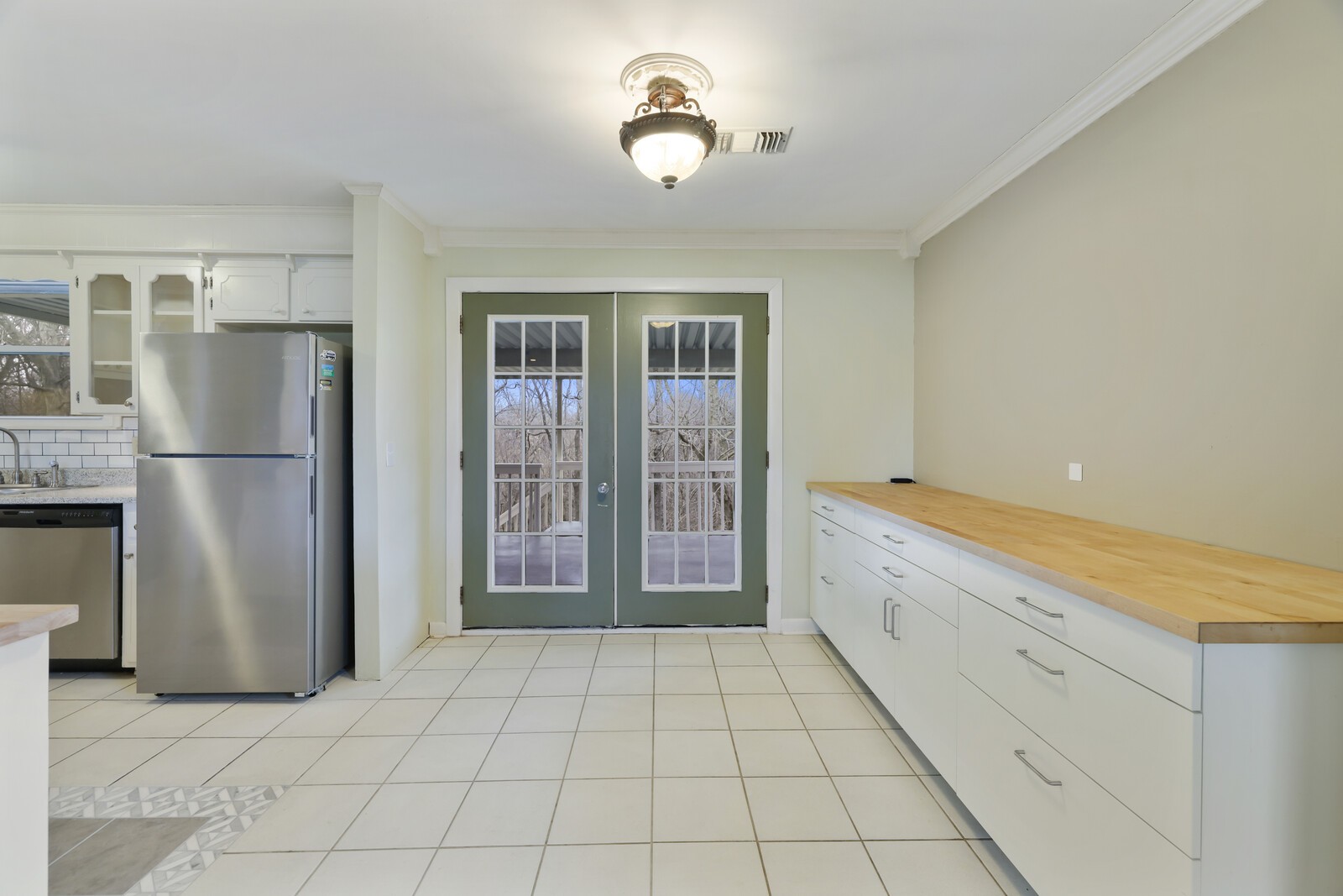 306 Crestridge Dr
