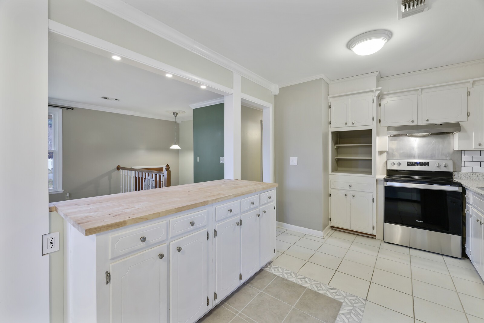 306 Crestridge Dr