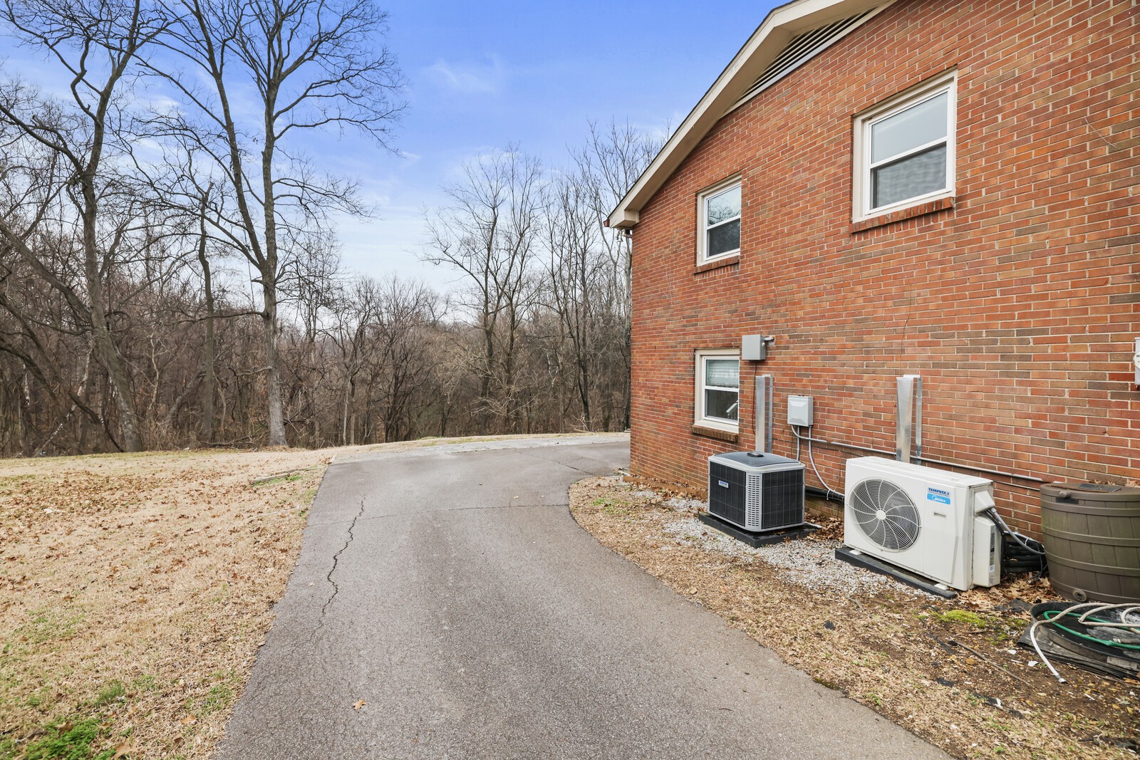 306 Crestridge Dr