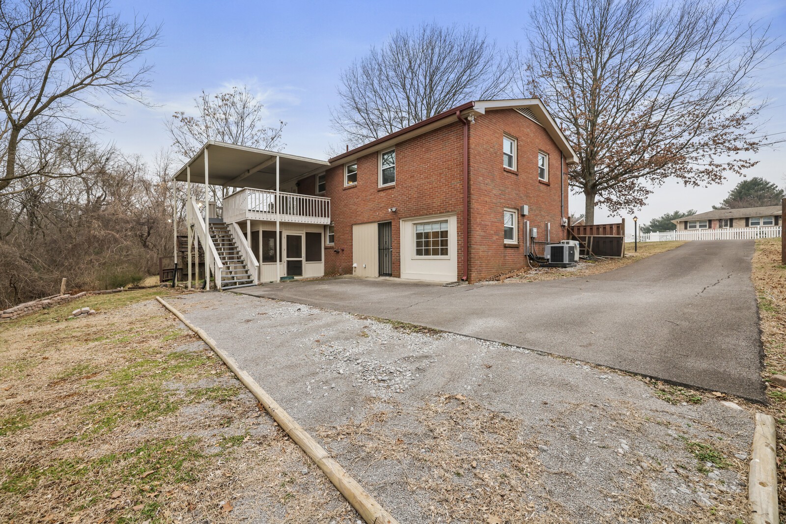 306 Crestridge Dr