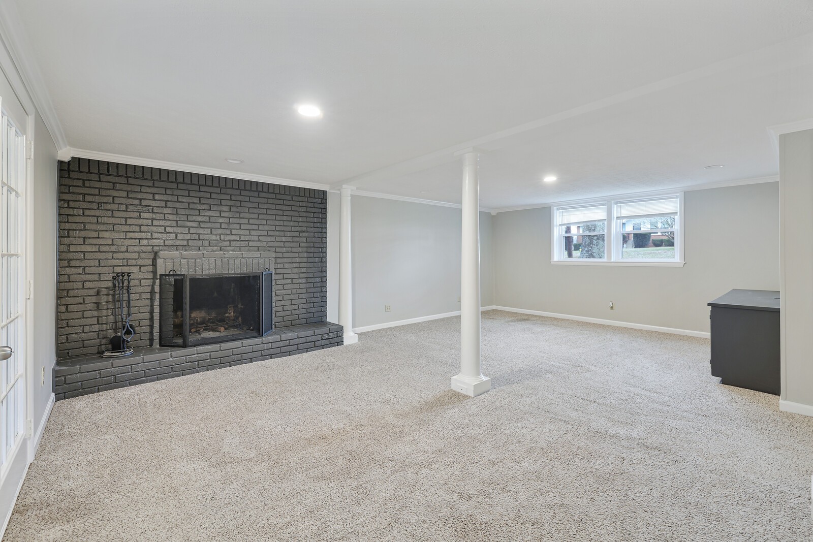 306 Crestridge Dr