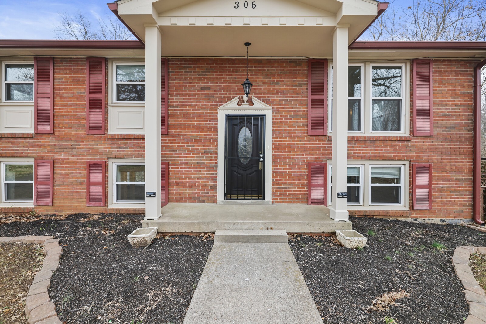 306 Crestridge Dr