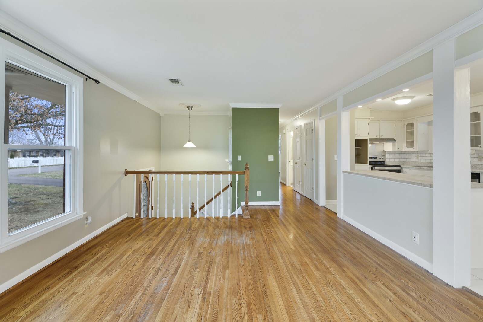 306 Crestridge Dr