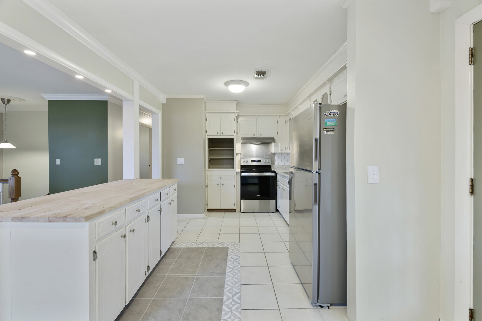 306 Crestridge Dr