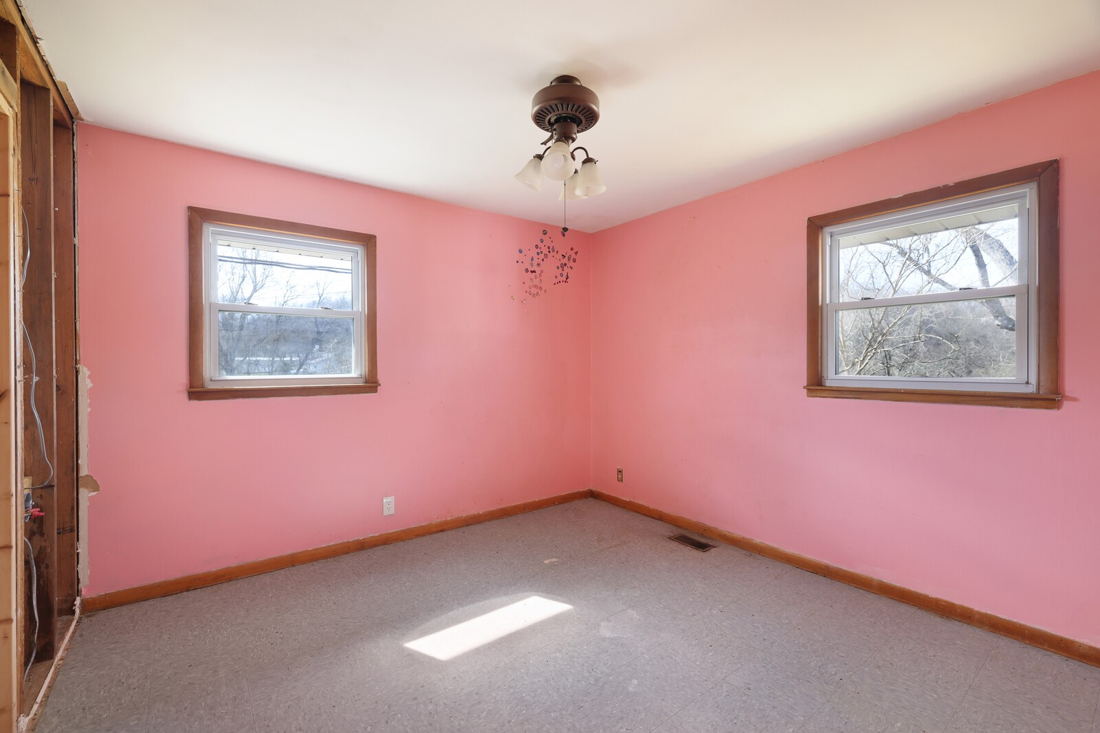 108 Echo Ln