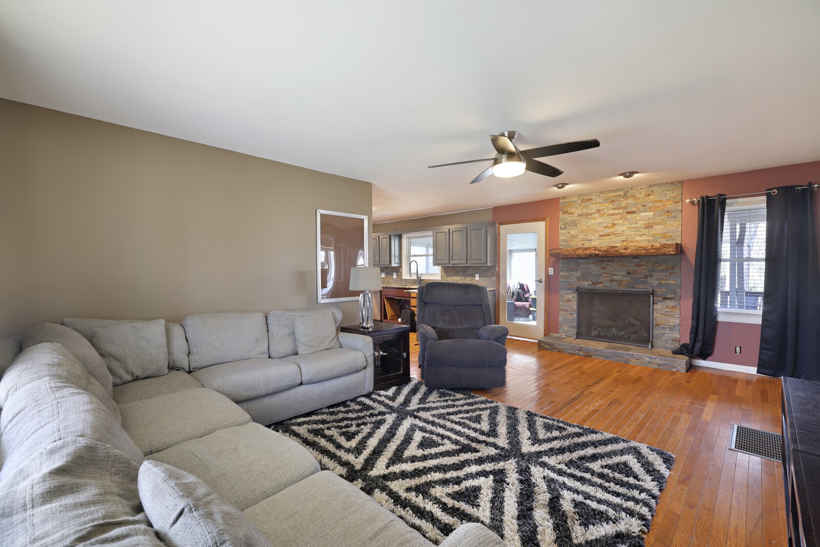 108 Echo Ln