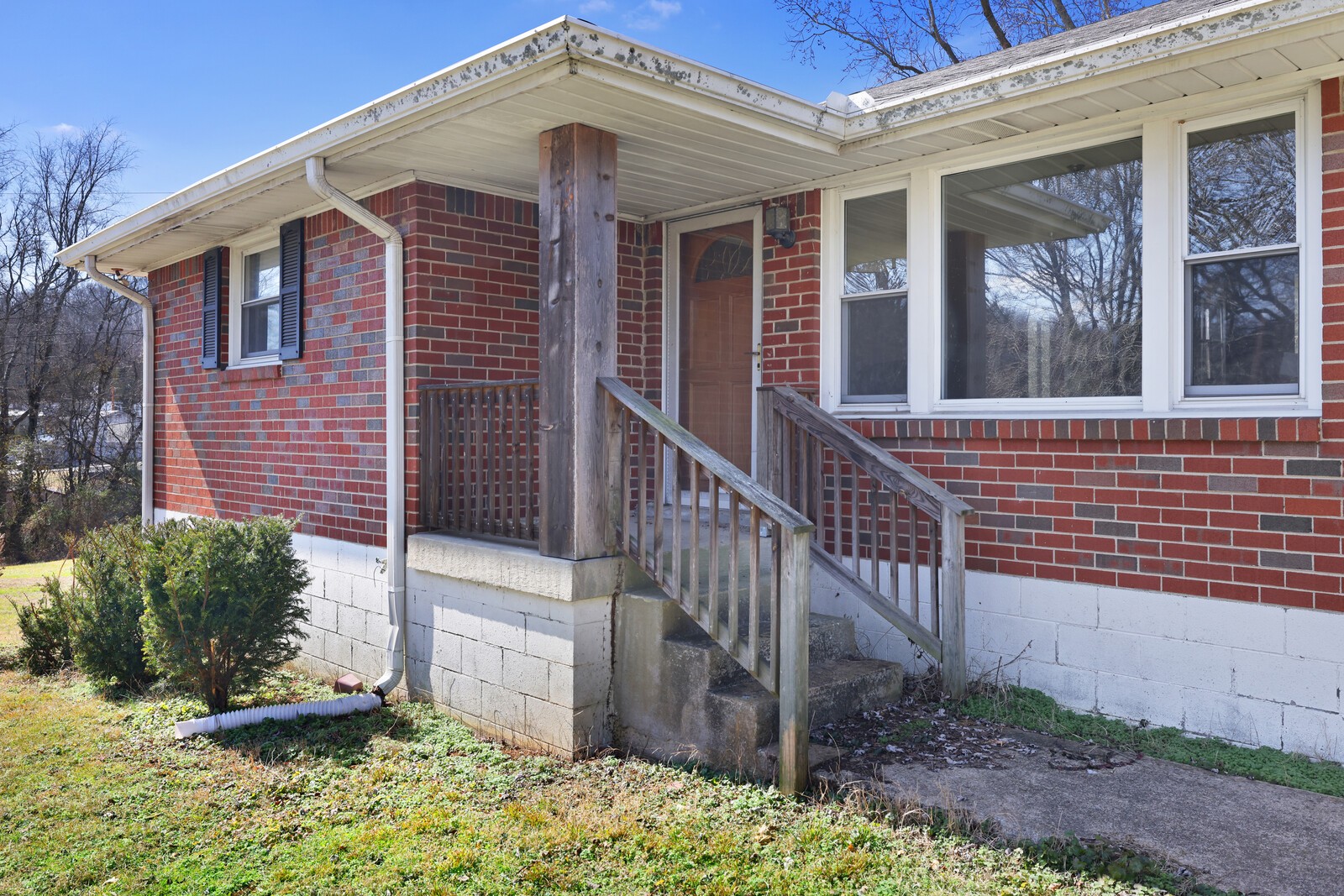 108 Echo Ln