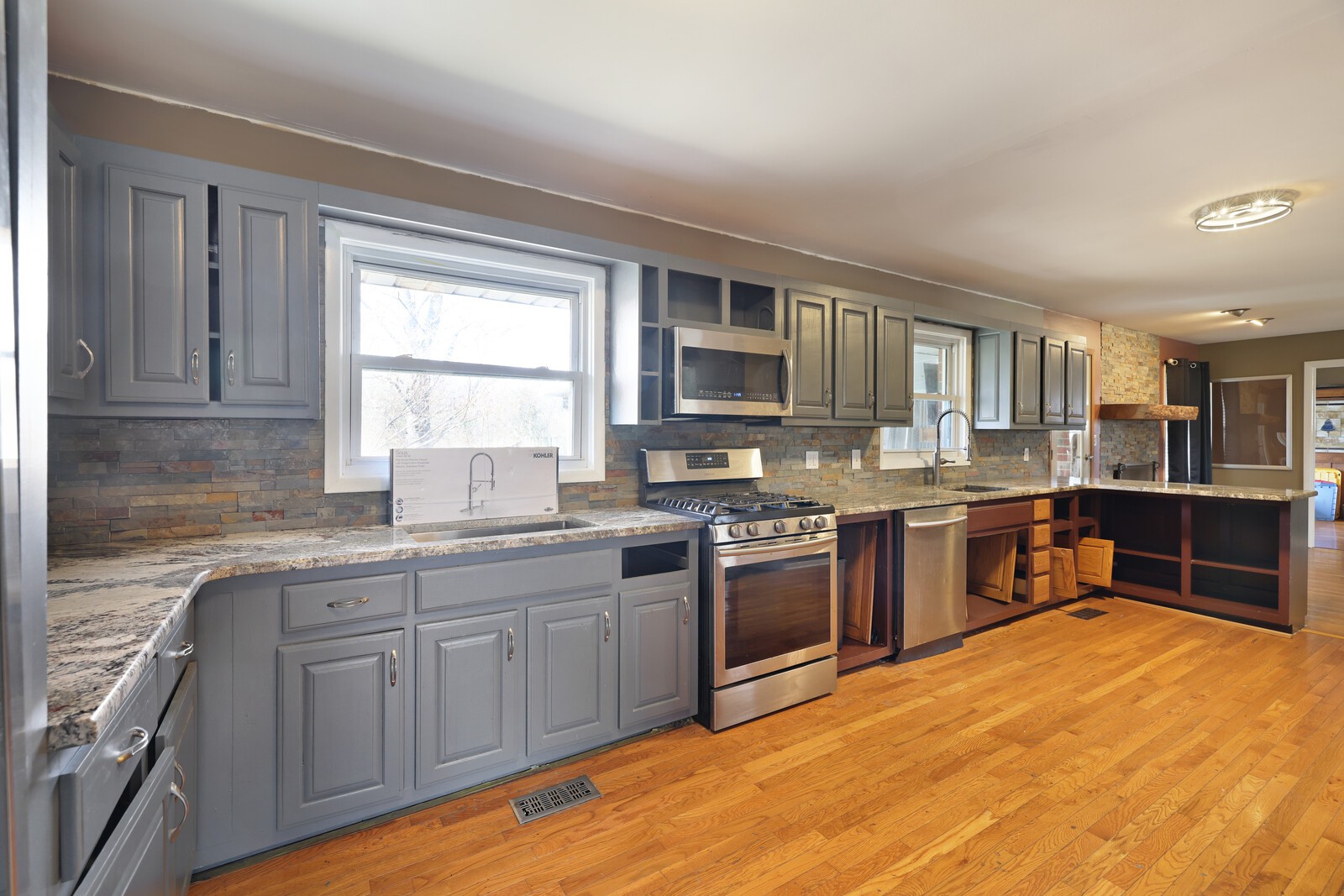 108 Echo Ln