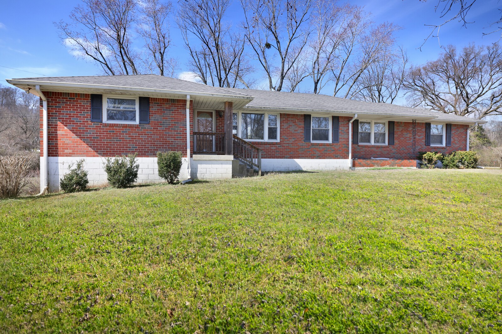 108 Echo Ln
