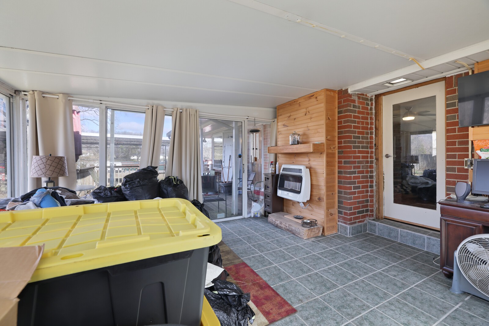 108 Echo Ln