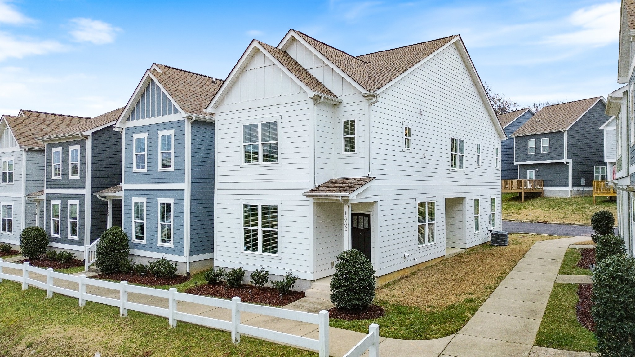 1332 Sula Dr