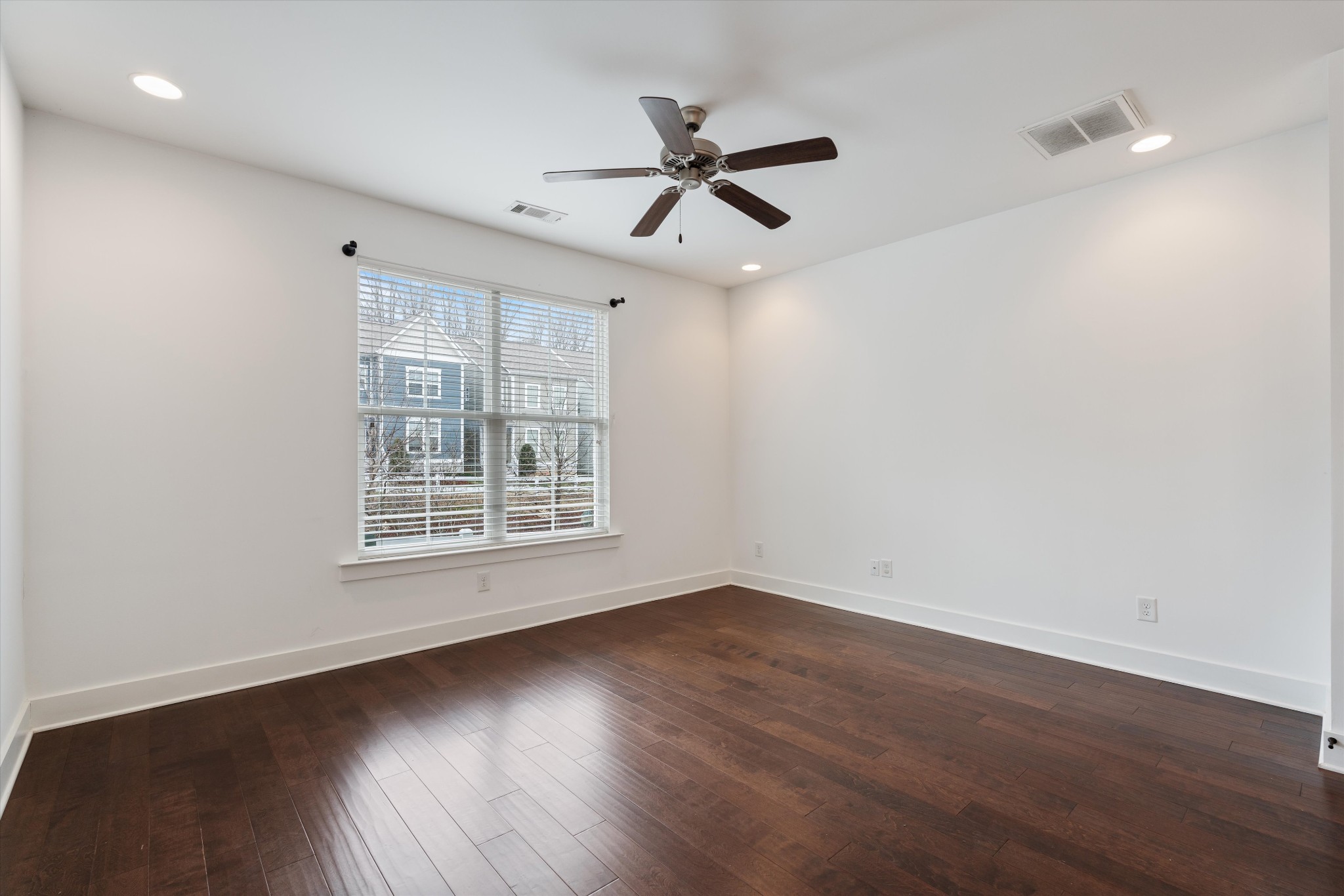 1332 Sula Dr