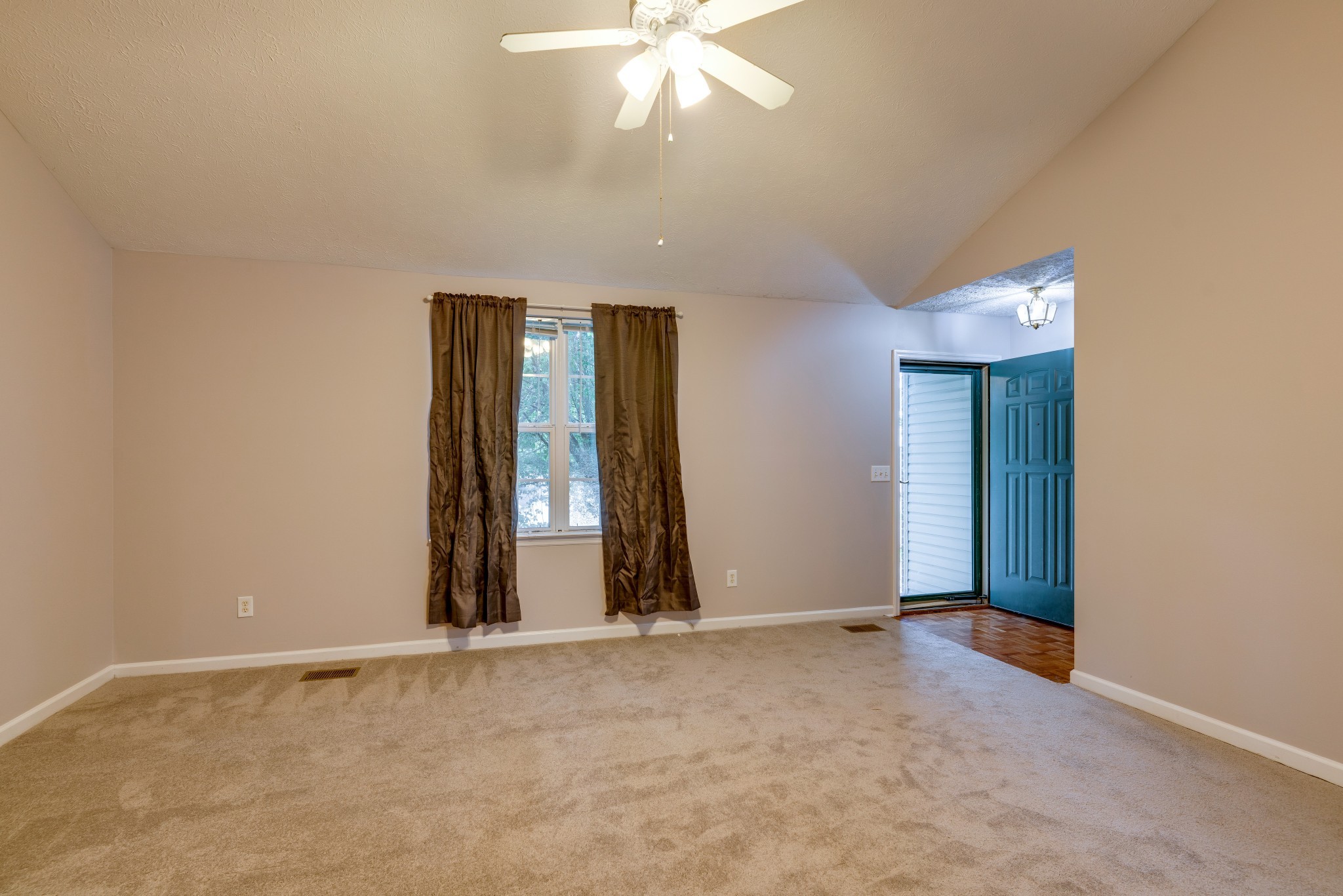 106 East Ridge Court