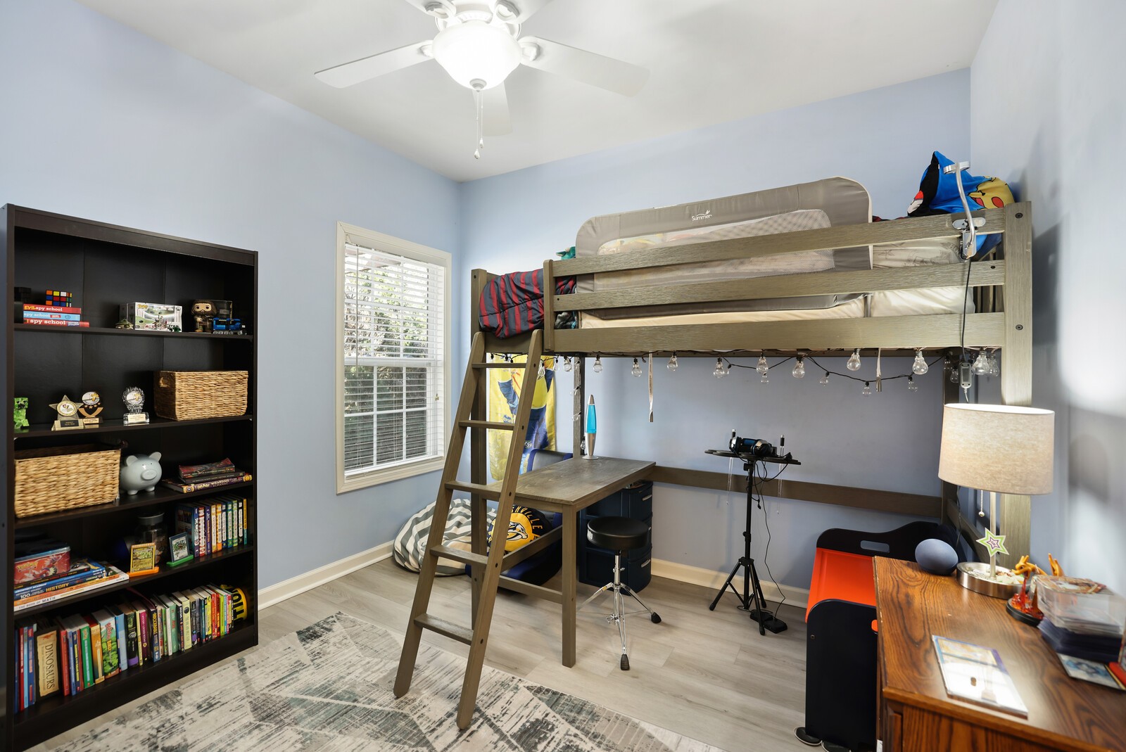1084 Nealcrest Cir