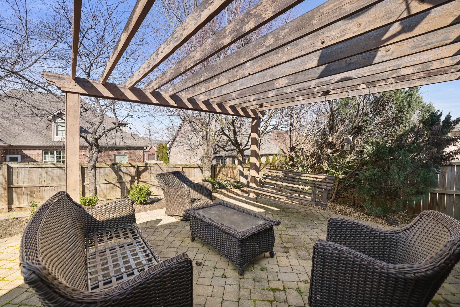 1084 Nealcrest Cir