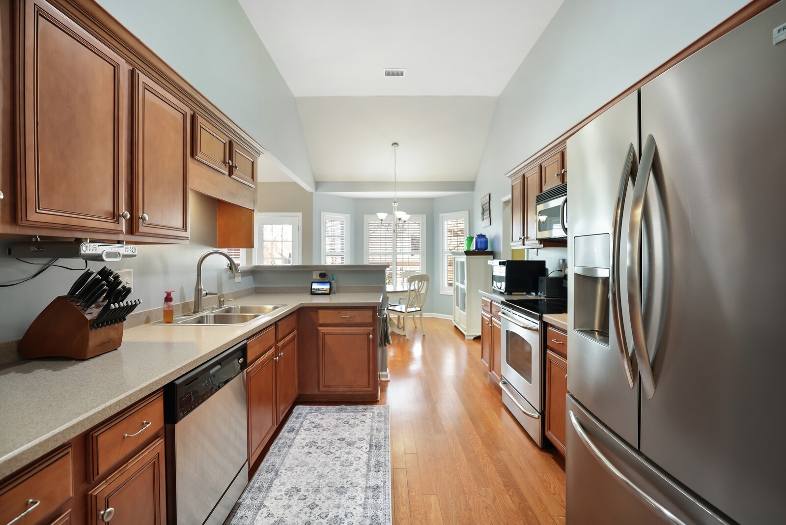 1084 Nealcrest Cir