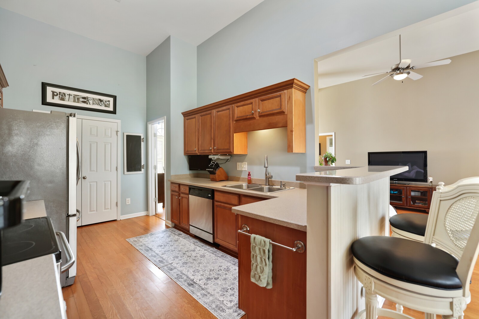 1084 Nealcrest Cir