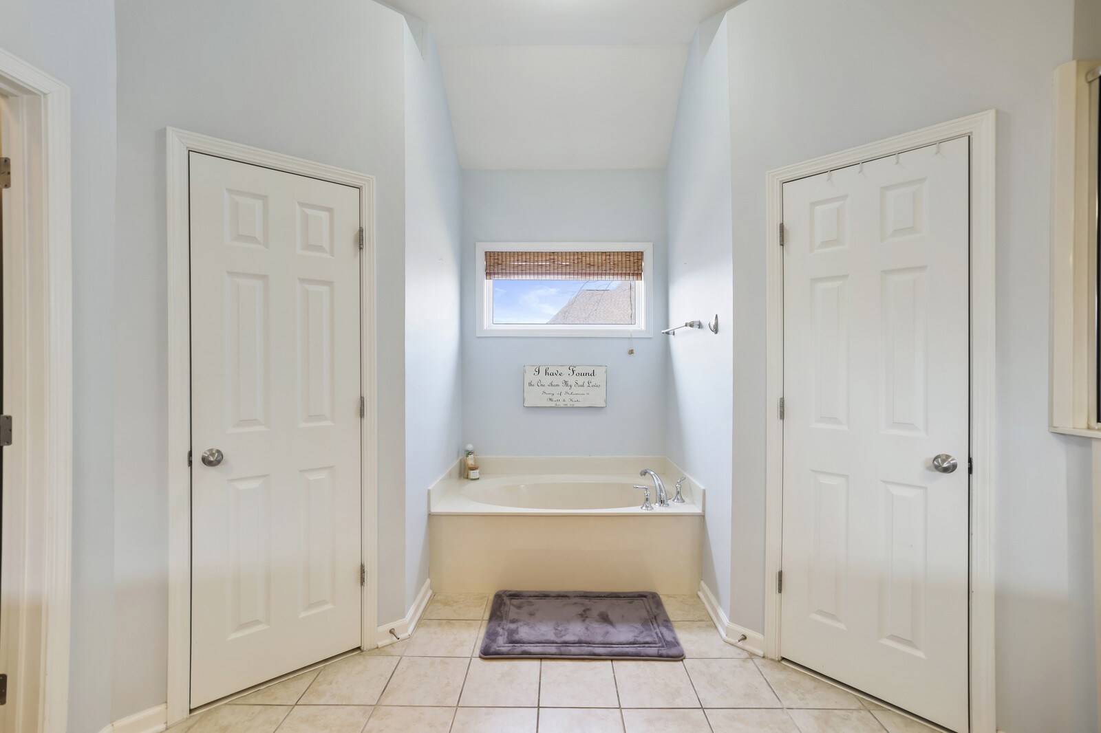 1084 Nealcrest Cir