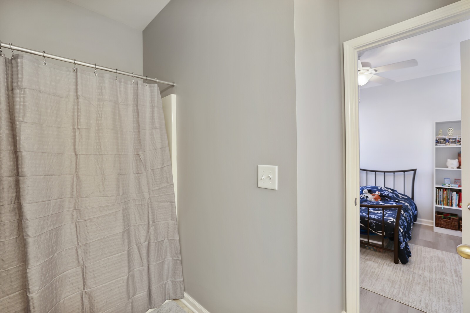 1084 Nealcrest Cir