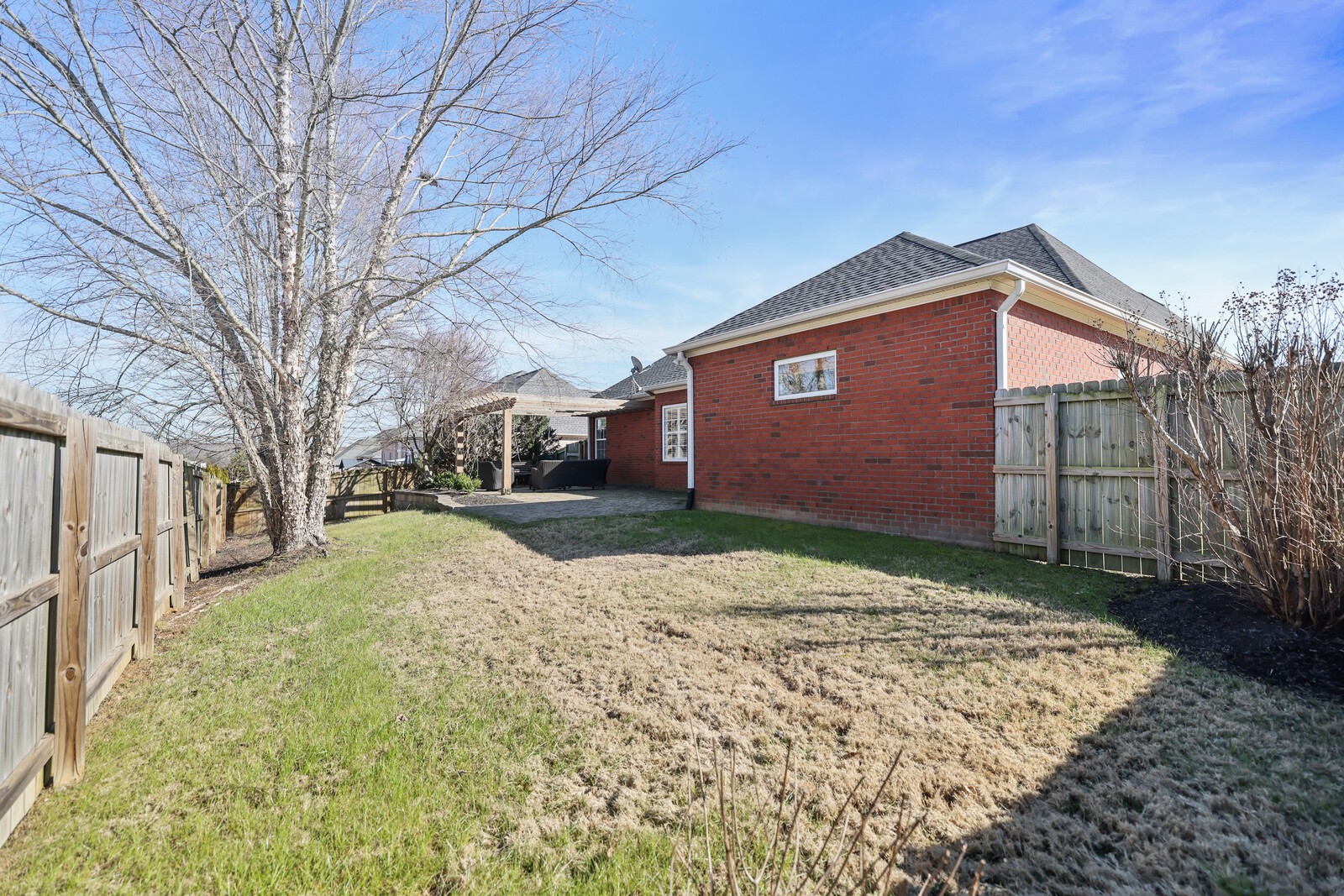 1084 Nealcrest Cir