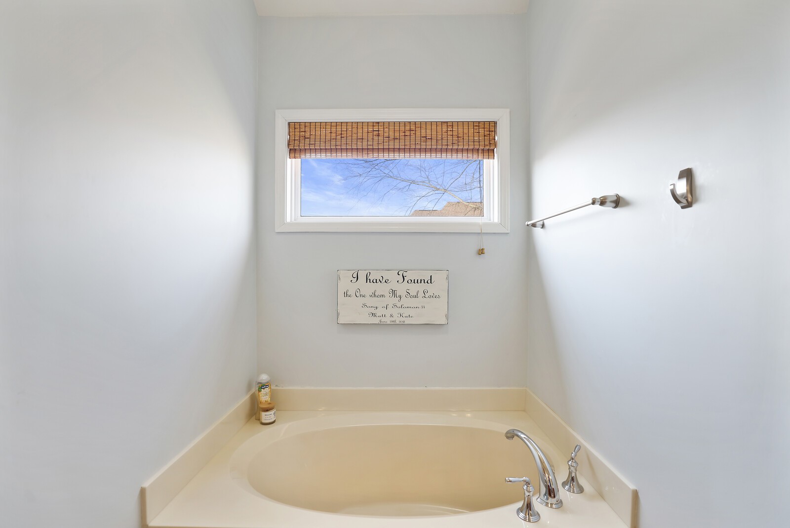 1084 Nealcrest Cir
