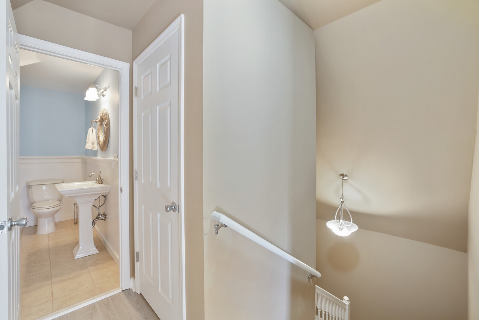1084 Nealcrest Cir