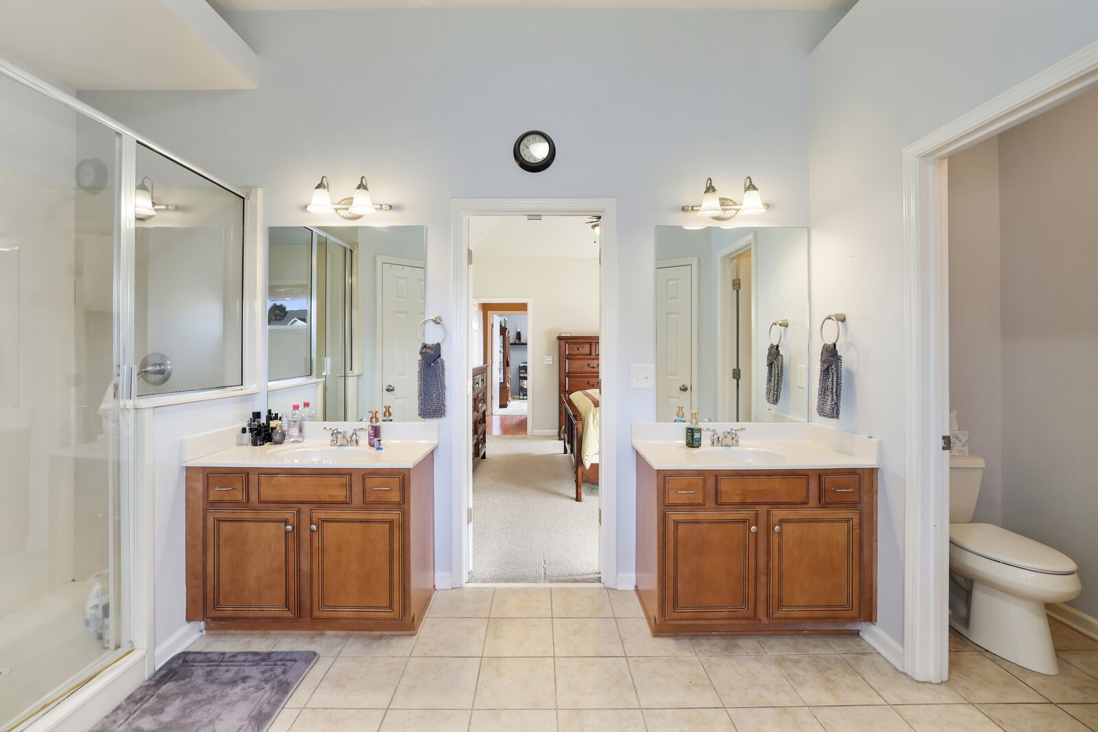 1084 Nealcrest Cir