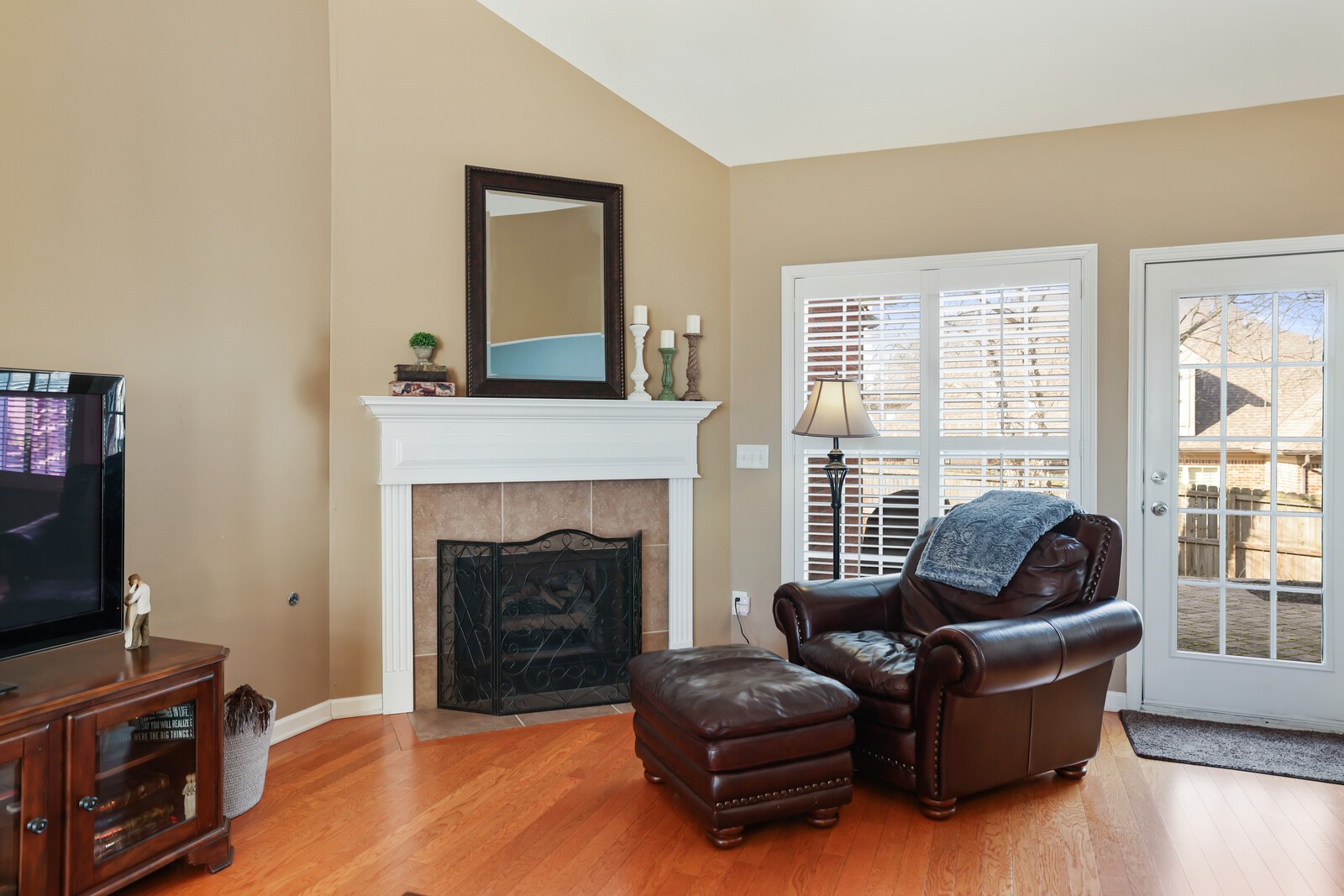 1084 Nealcrest Cir