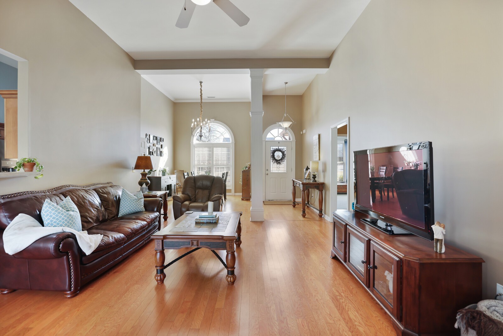 1084 Nealcrest Cir
