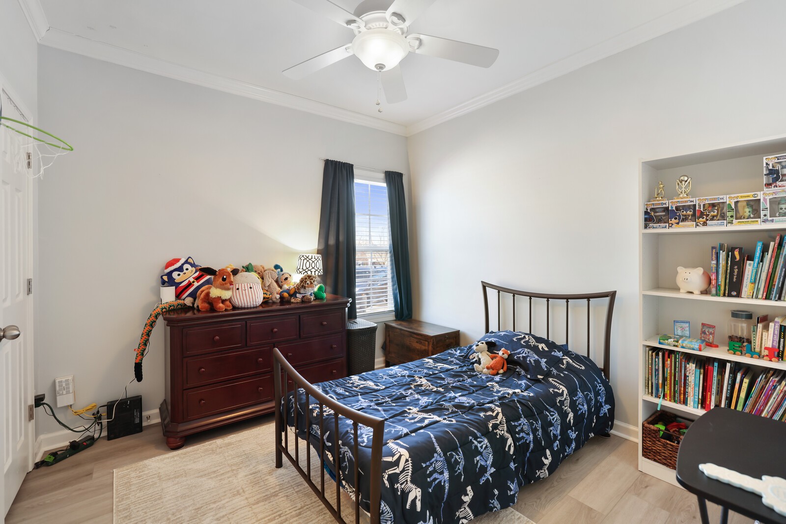 1084 Nealcrest Cir