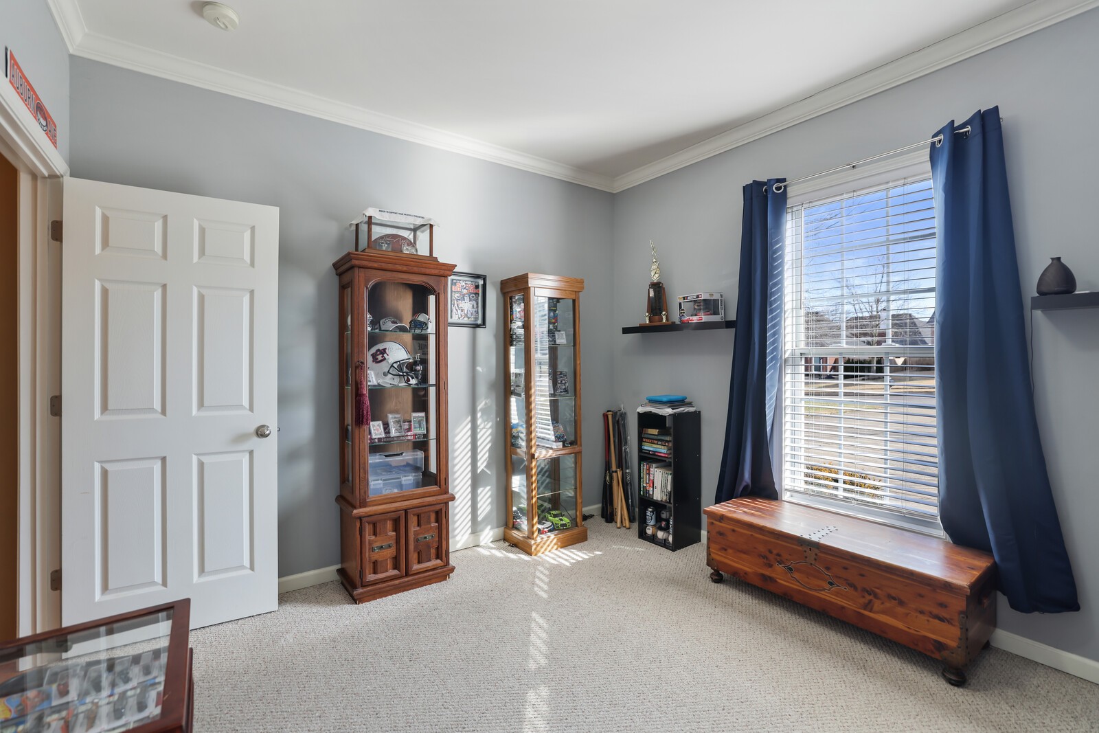 1084 Nealcrest Cir