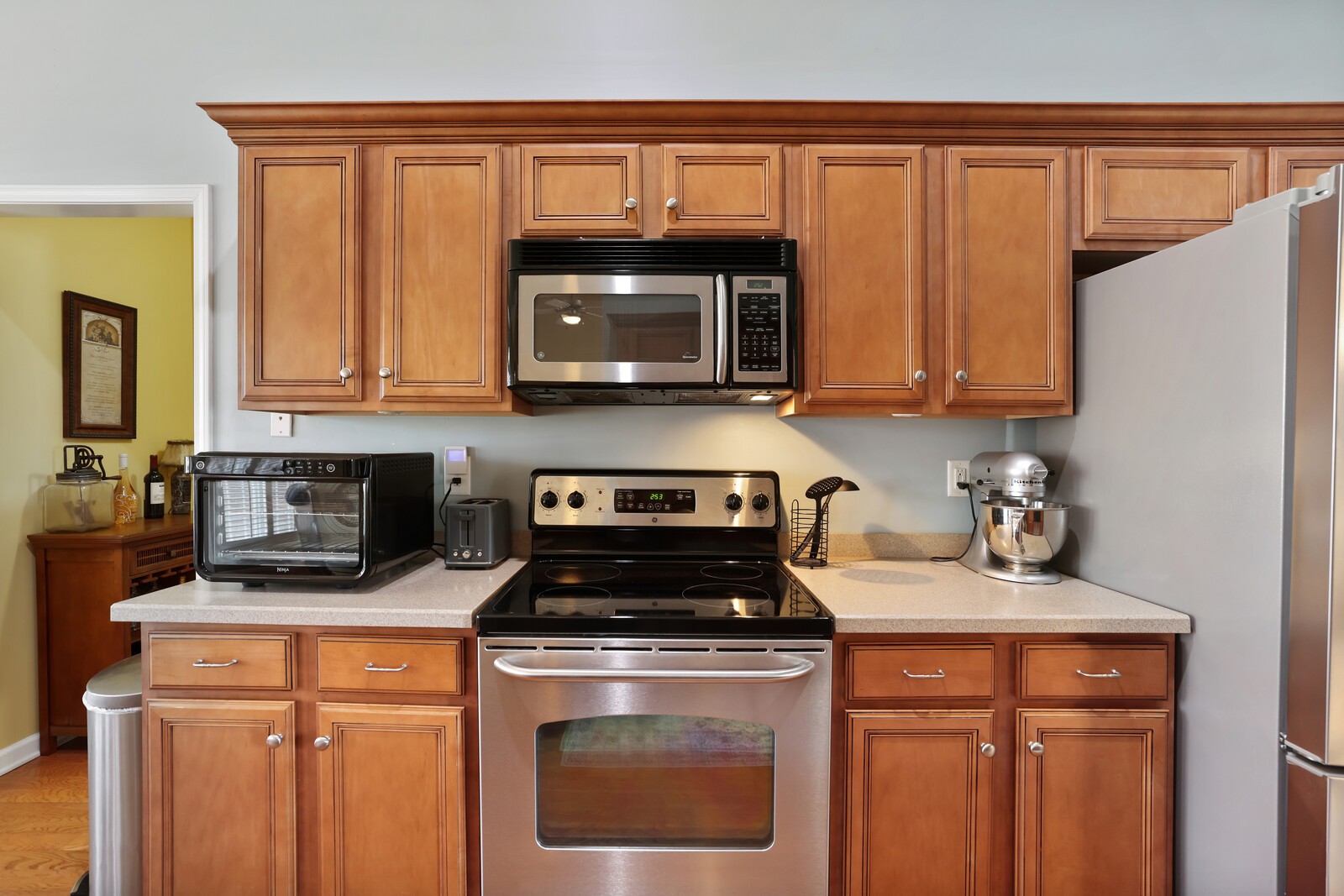 1084 Nealcrest Cir