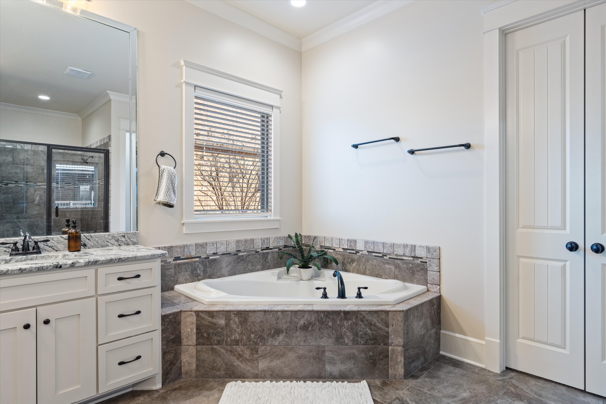 3021 Nichols Vale