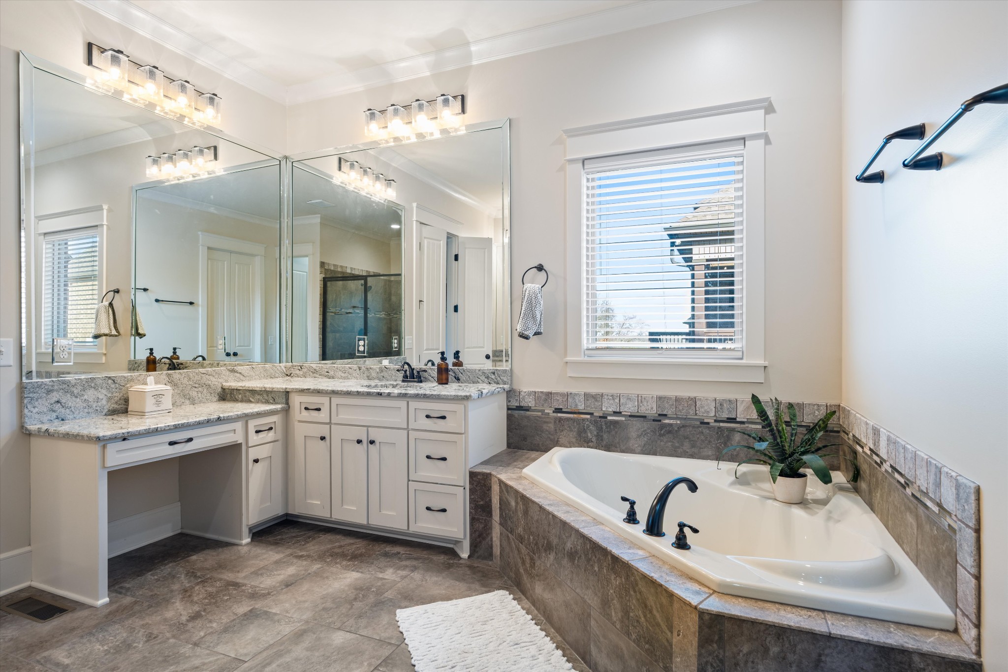 3021 Nichols Vale