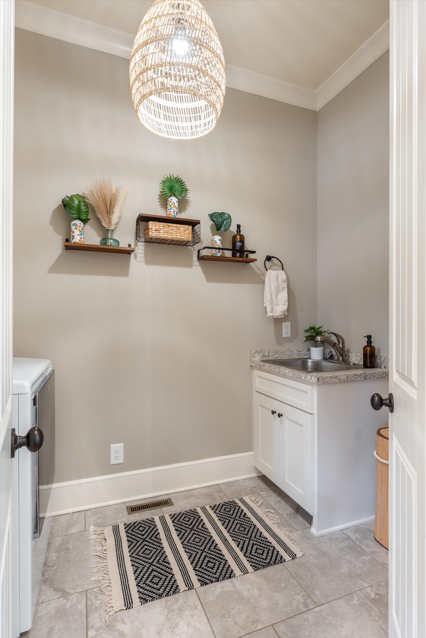3021 Nichols Vale