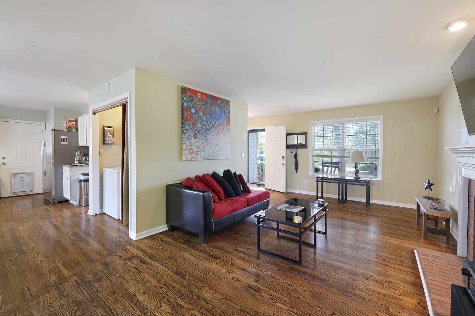 1128 Carriage Park Dr