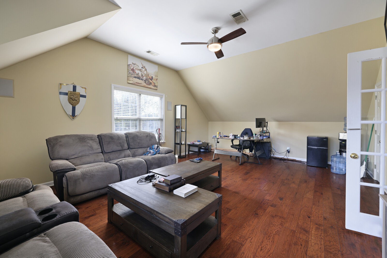 1128 Carriage Park Dr