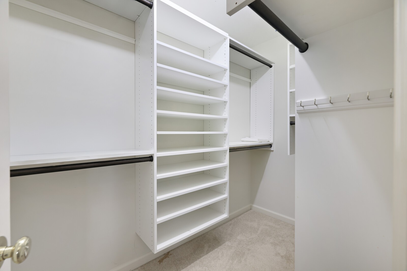 1128 Carriage Park Dr