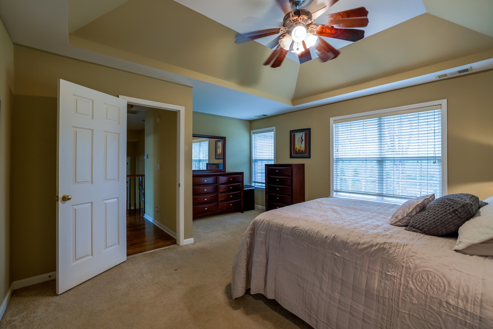 1128 Carriage Park Dr