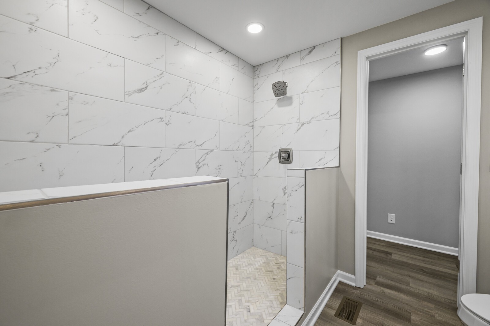 806 Jenkins Ct