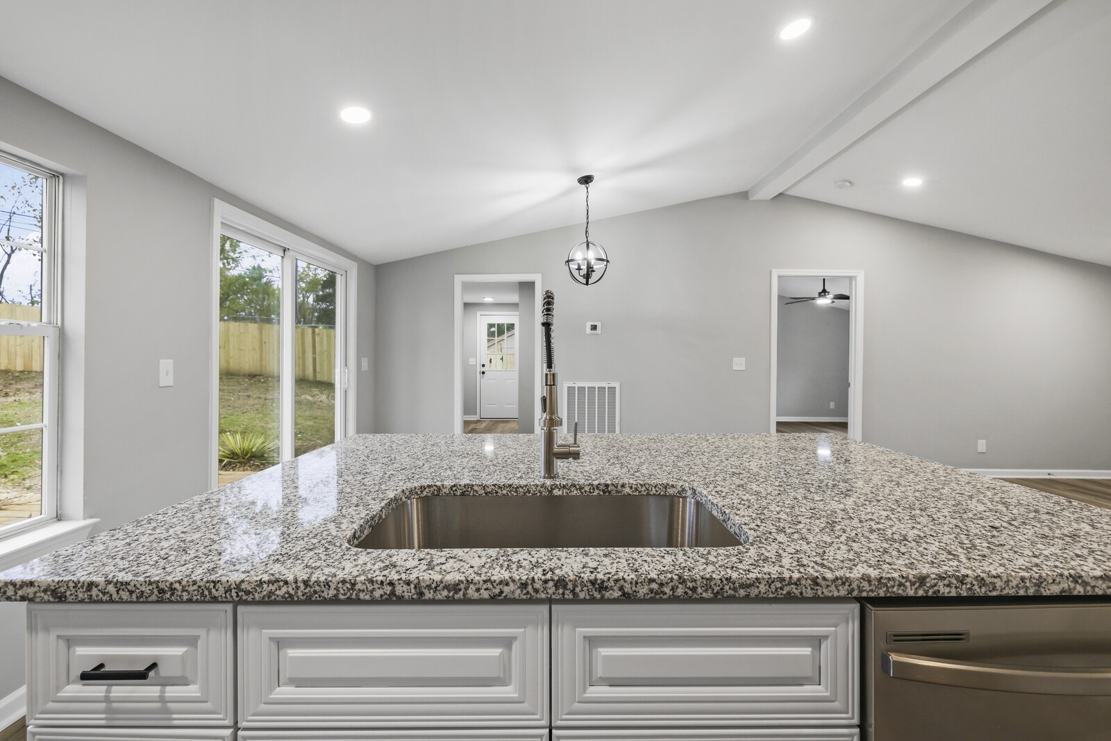 806 Jenkins Ct