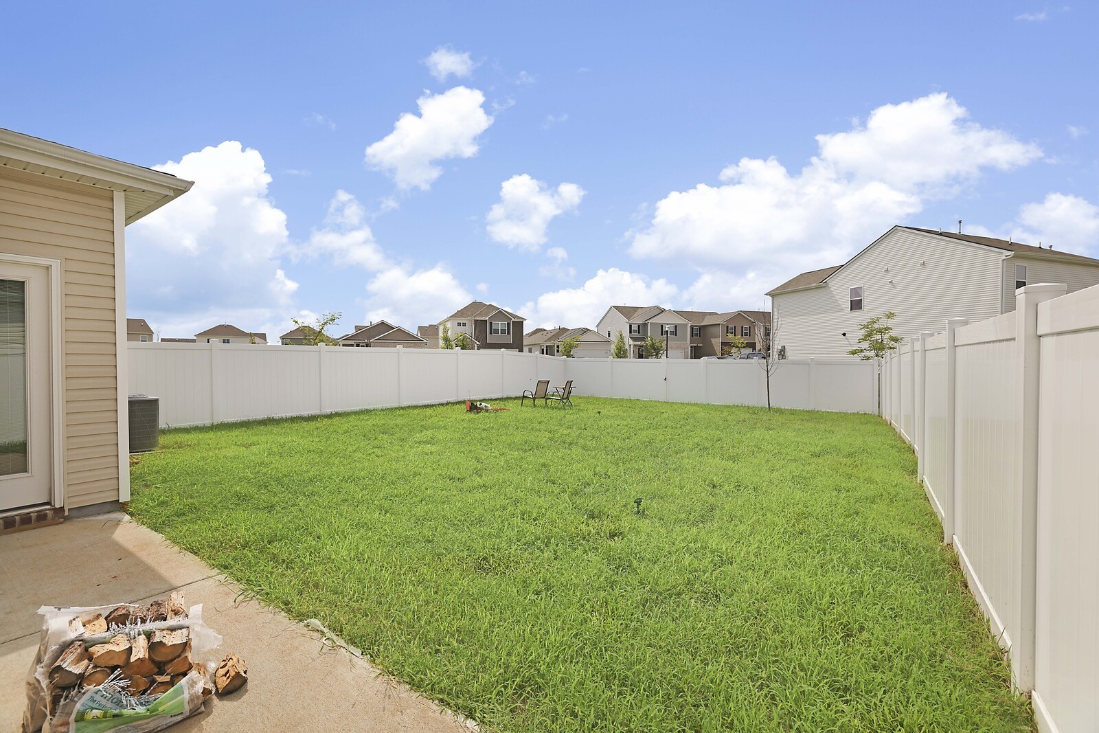 7736 Stapleton Chase Dr